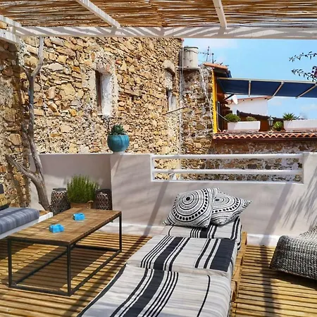Maison Buonaparte, Luxury Sea View Private House Nyaraló